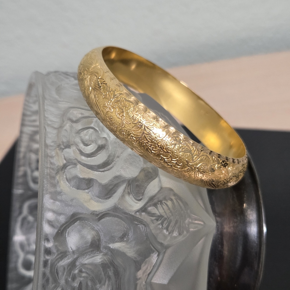 18k Yellow Gold Bangle Bracelet